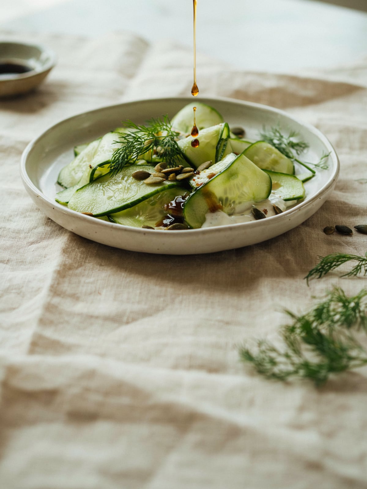 Ensalada de pepino con aceite de calabaza